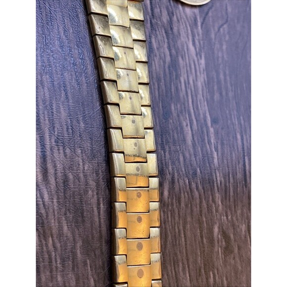 Vintage Gucci Gold Ladies Watch With Black Dial Working New Battery main image 12